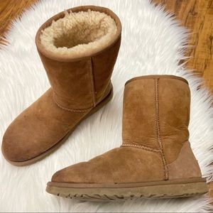 Women’s ugg Australia classic brown boot